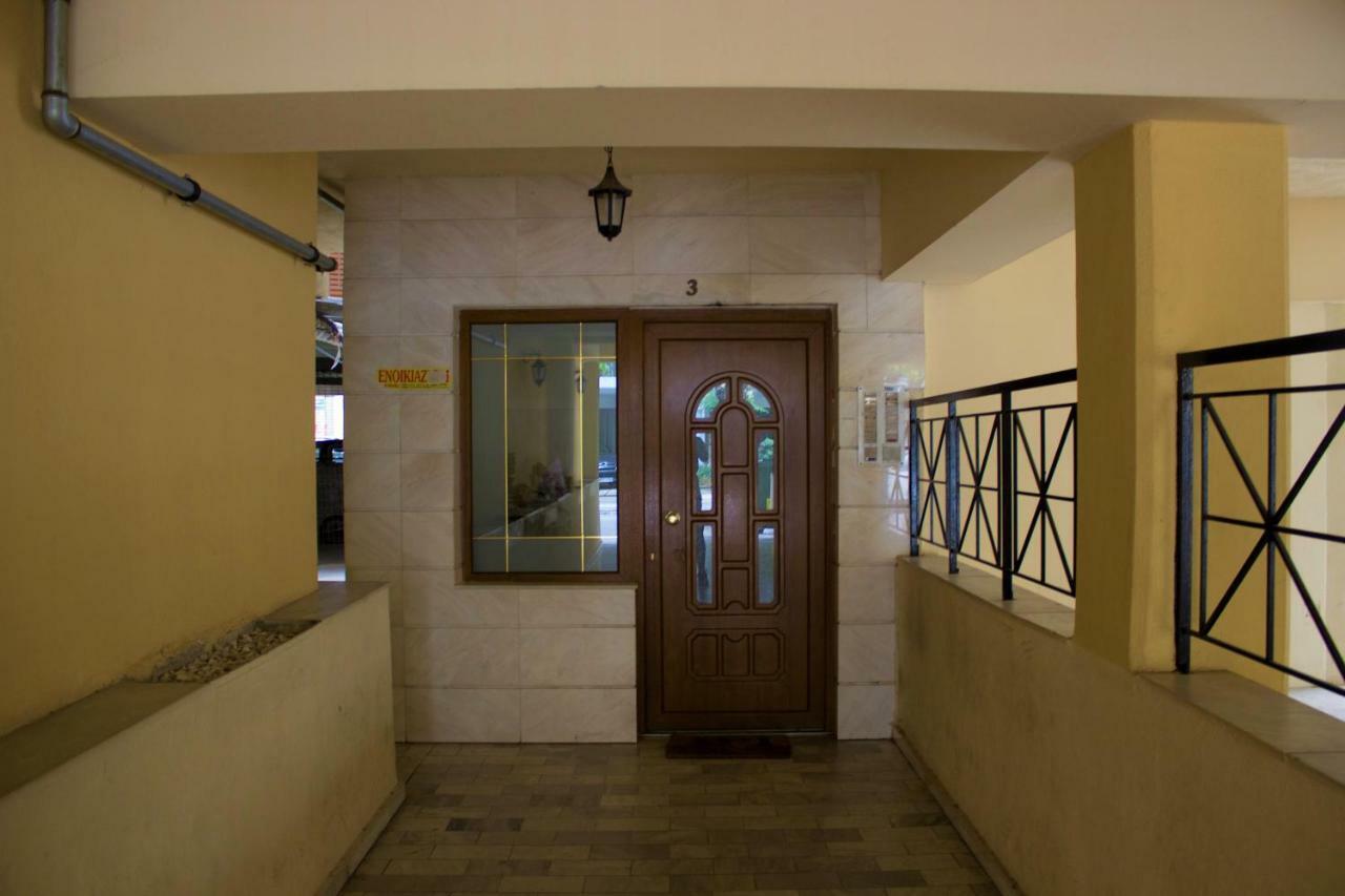 Cute Apartment In The Center Of The City Larissa Exterior photo